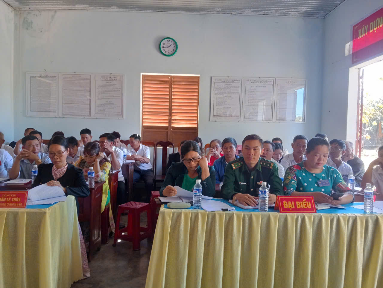 các đại biểu về tham dự đại hội điểm đại hội Chi bộ thôn 11 nhiệm kỳ 2025 - 2027